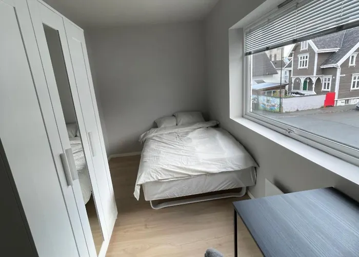 4 Bedroom Near Center, 2 Baths Apartament Stavanger